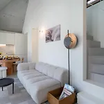 Διαμέρισμα Host Wise - Luxurious Private Flats - Balcony *
