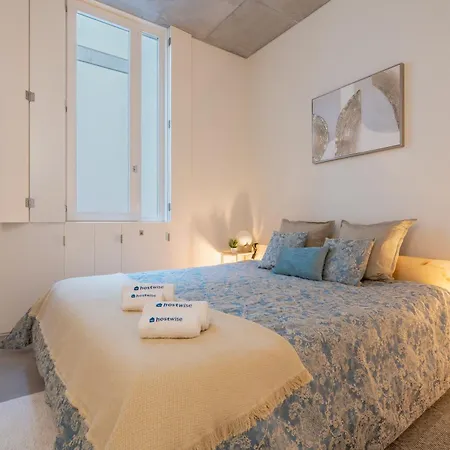 Host Wise - Luxurious Private Flats - Balcony * Porto