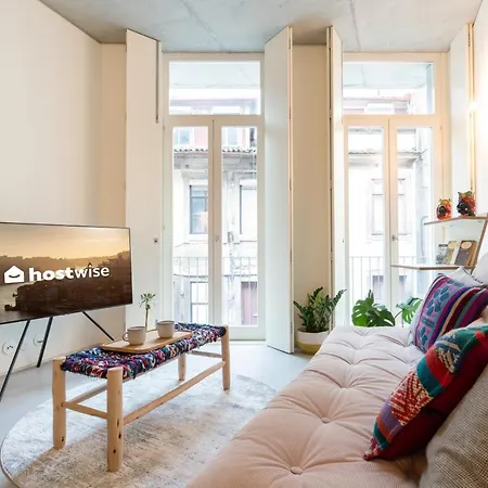 Host Wise - Luxurious Private Flats - Balcony *