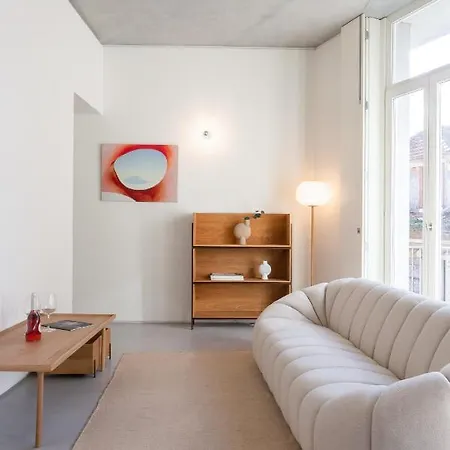 Host Wise - Luxurious Private Flats - Balcony