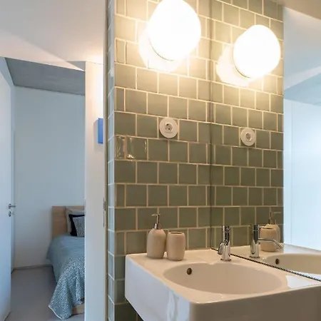 Host Wise - Luxurious Private Flats - Balcony Porto