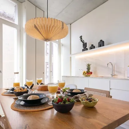 Host Wise - Luxurious Private Flats - Balcony