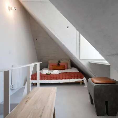 Host Wise - Luxurious Private Flats - Balcony * Porto