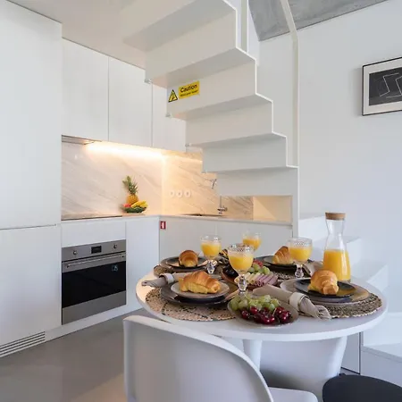 Host Wise - Luxurious Private Flats - Balcony Appartement