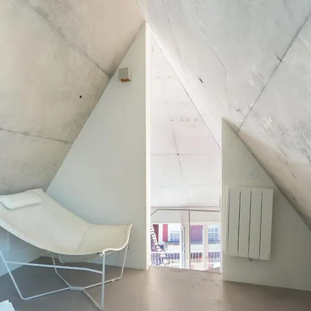 Host Wise - Luxurious Private Flats - Balcony * 波尔图
