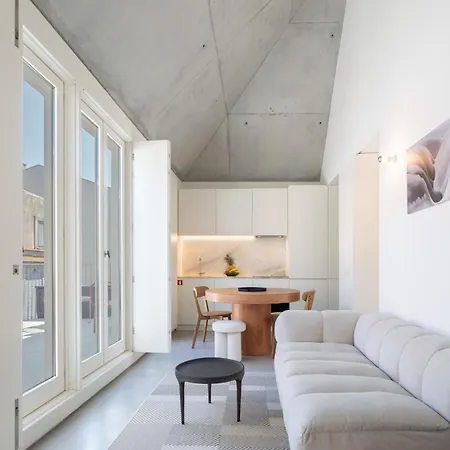 Host Wise - Luxurious Private Flats - Balcony 波尔图