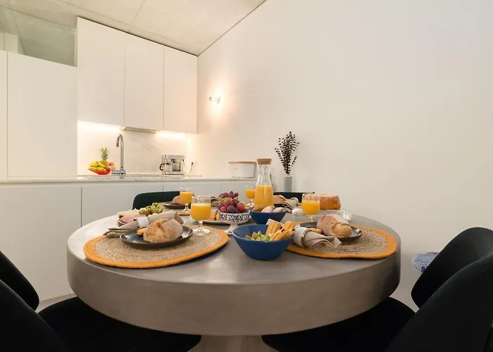 Apartamento Host Wise - Luxurious Private Flats - Balcony *