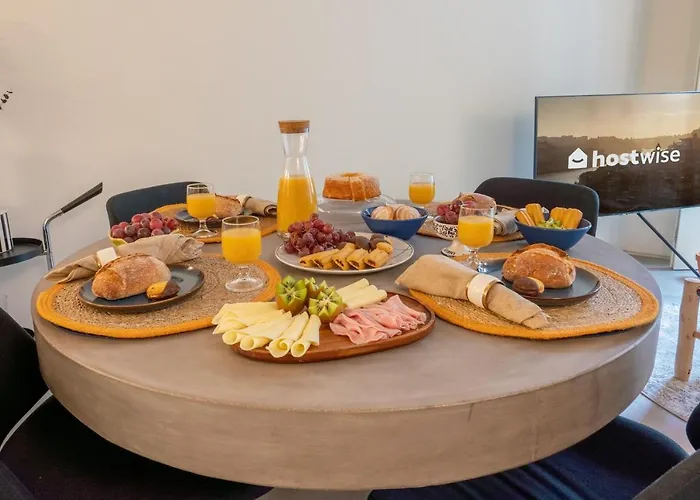 Host Wise - Luxurious Private Flats - Balcony * Porto