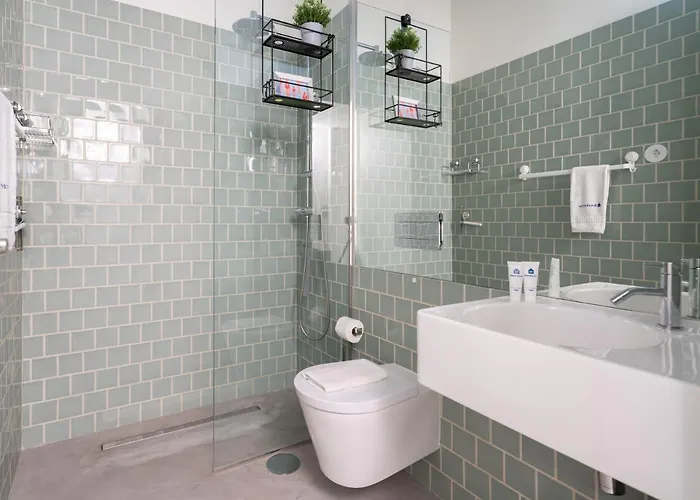 Host Wise - Luxurious Private Flats - Balcony * Porto