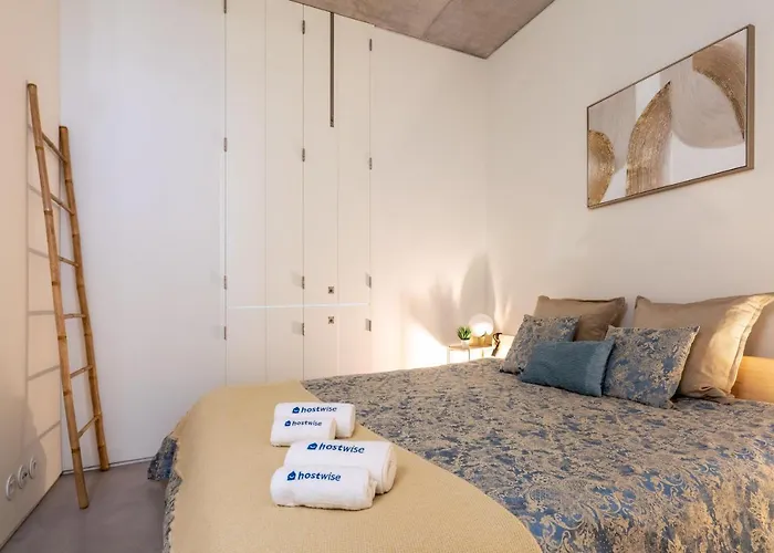 Apartamento Host Wise - Luxurious Private Flats - Balcony