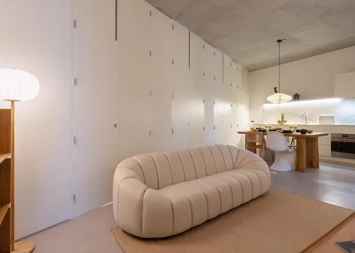 Host Wise - Luxurious Private Flats - Balcony * Porto