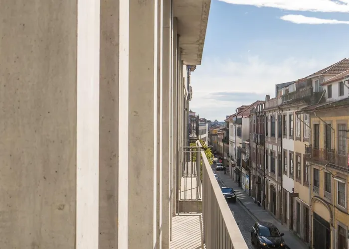 Host Wise - Luxurious Private Flats - Balcony * Porto