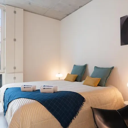 Apartamento Host Wise - Luxurious Private Flats - Balcony