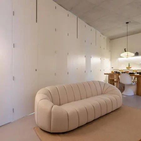 Host Wise - Luxurious Private Flats - Balcony * Oporto