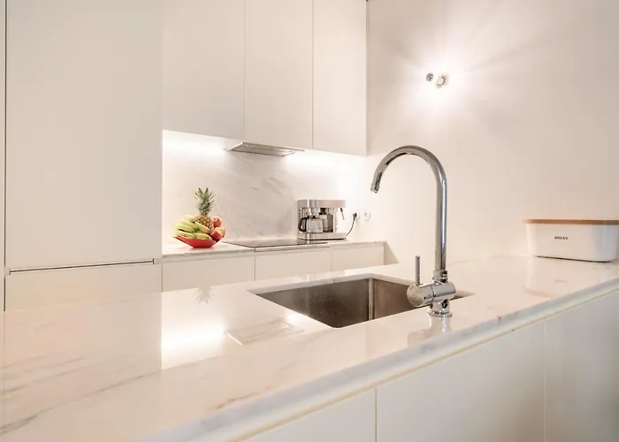 Host Wise - Luxurious Private Flats - Balcony شقة بورتو