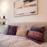 Host Wise - Luxurious Private Flats - Balcony