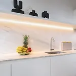 Host Wise - Luxurious Private Flats - Balcony Apartment Porto