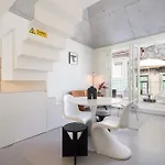 Host Wise - Luxurious Private Flats - Balcony