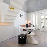 Host Wise - Luxurious Private Flats - Balcony * Porto